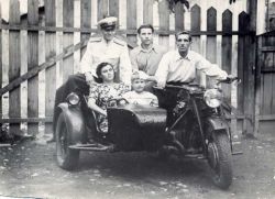 B-dyadia-Liova-Kalischuk-na-motocikle